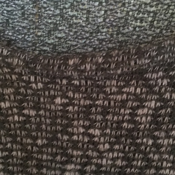 Gray/Black 3/4 sleeve pullover with lace trim - Picture 3 of 4